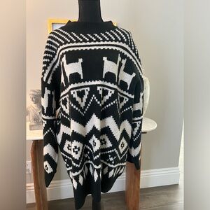 Chic Black and White Patterned Sweater